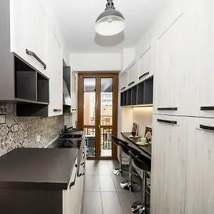  Apartment Airguest Station